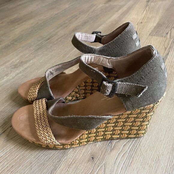 Toms Shoes - Women’s TOMS Clarissa Woven Green and Tan Wedge Heels/Sandals-Size 9